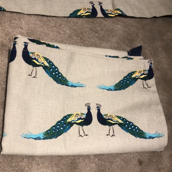 Gourmet chef apron decorated with beautiful peacocks with matching dish towel. - Picture 3 of 6